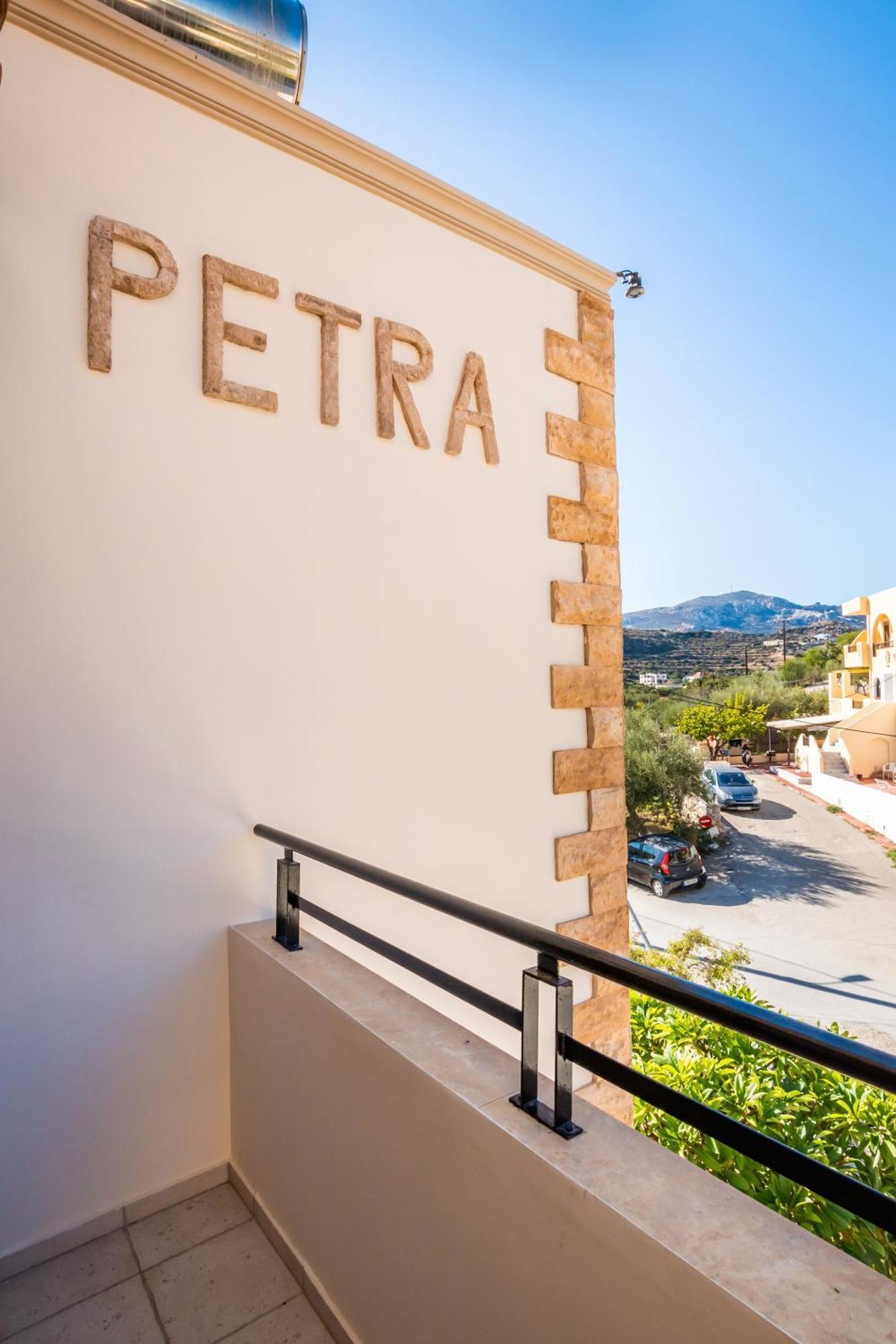 Petra Studios Kárpatos Exterior foto